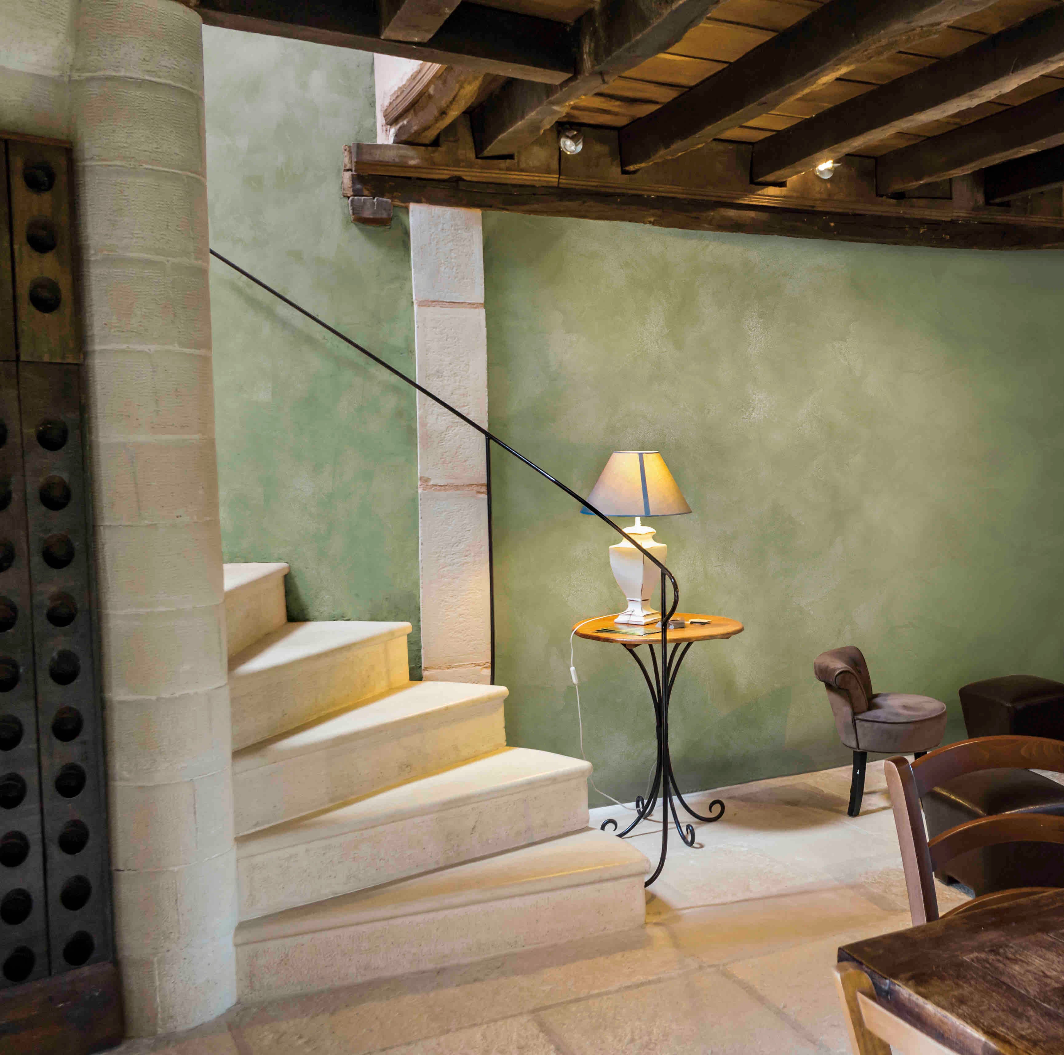 VALSETIN 2: Характеристики на боята с копринен ефект