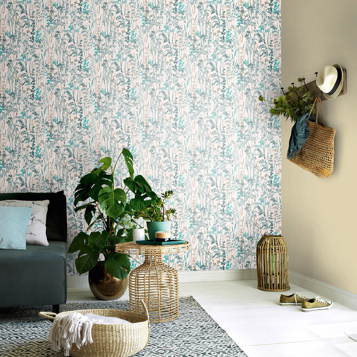 ТАПЕТ ПРОЛЕТ СИНИ ПОЛСКИ ЦВЕТЯ БЯЛО