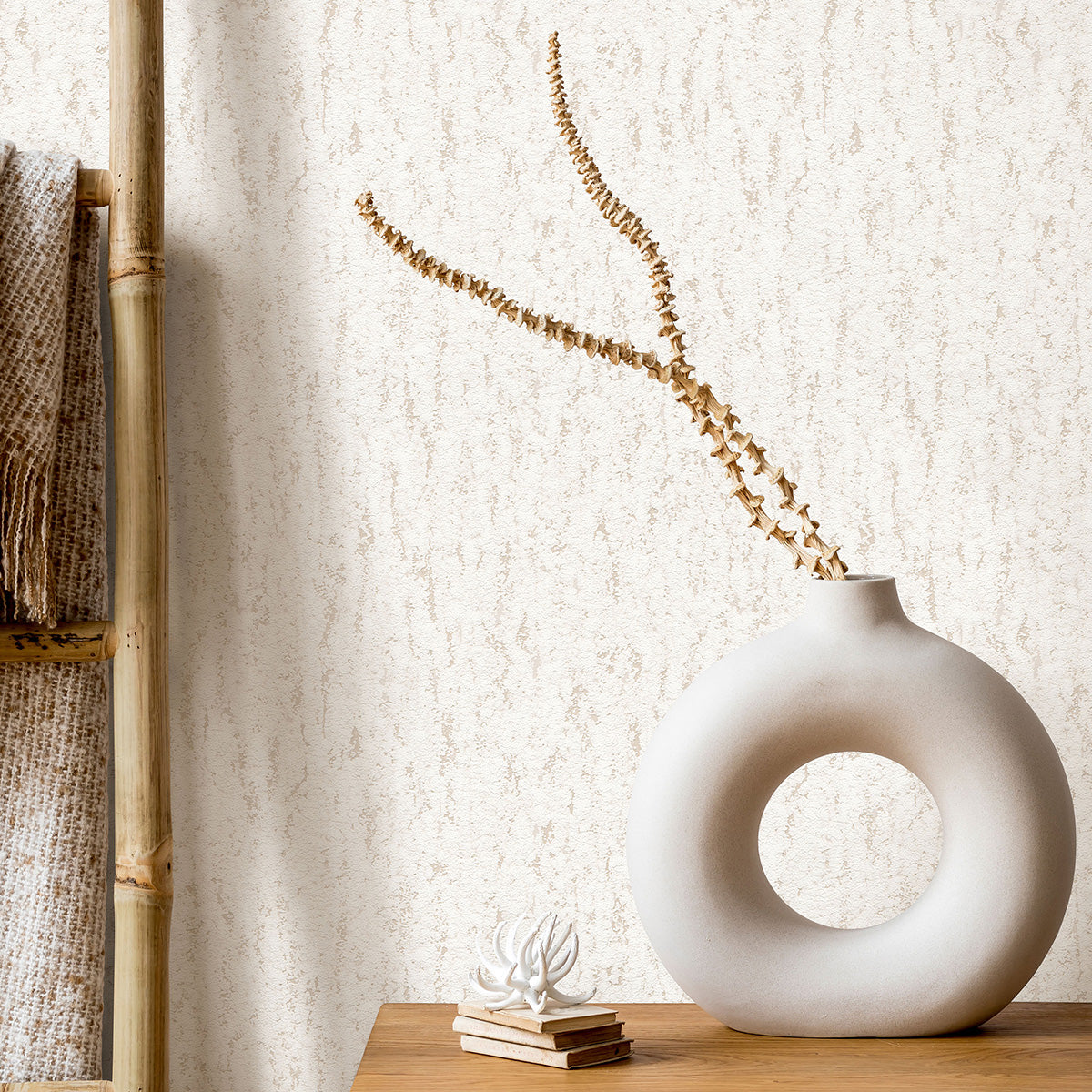 Тапет Пролет мазилка беж