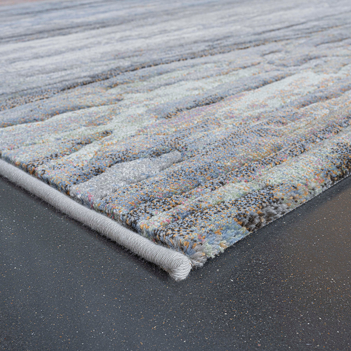 Килим Argentum - преливащо зелено бежово