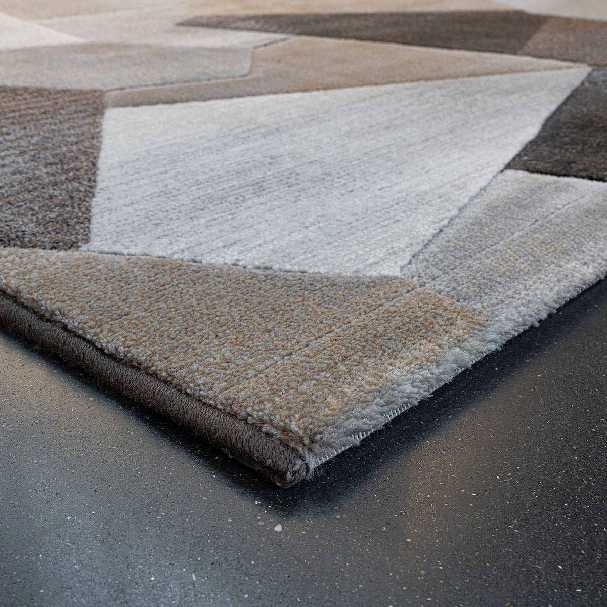 Килим Argentum - 3D фигури кафяво