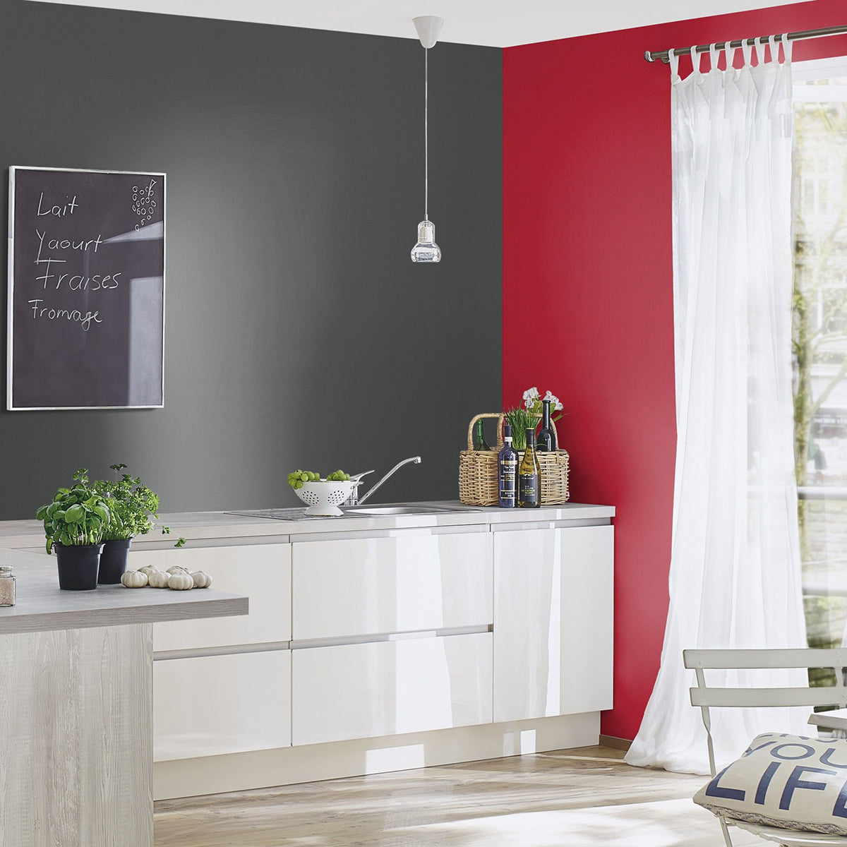 ТАПЕТ НАСТРОЕНИЕ МАЗИЛКА ЧЕРВЕНО